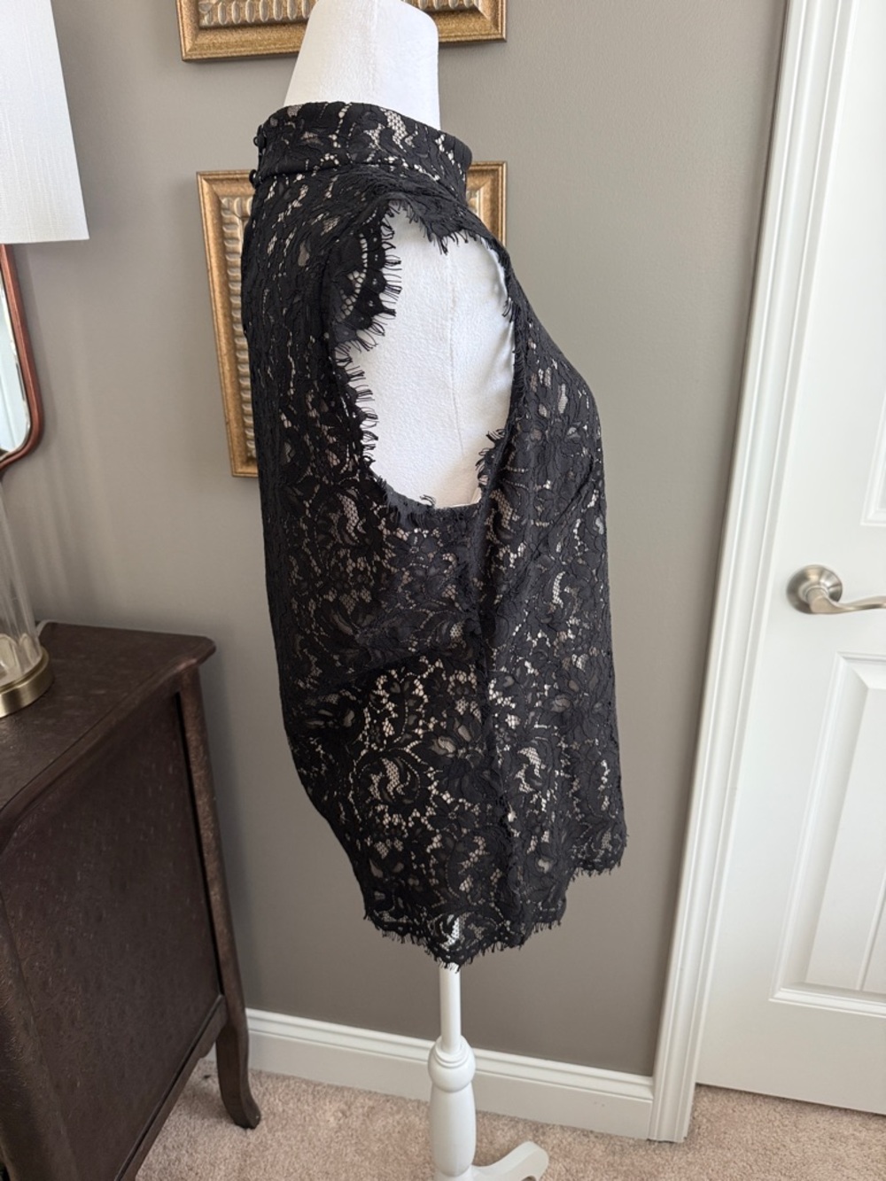 White House Black Market Black Lace Mock Neck Sleeveless Top - Picture 3 of 13